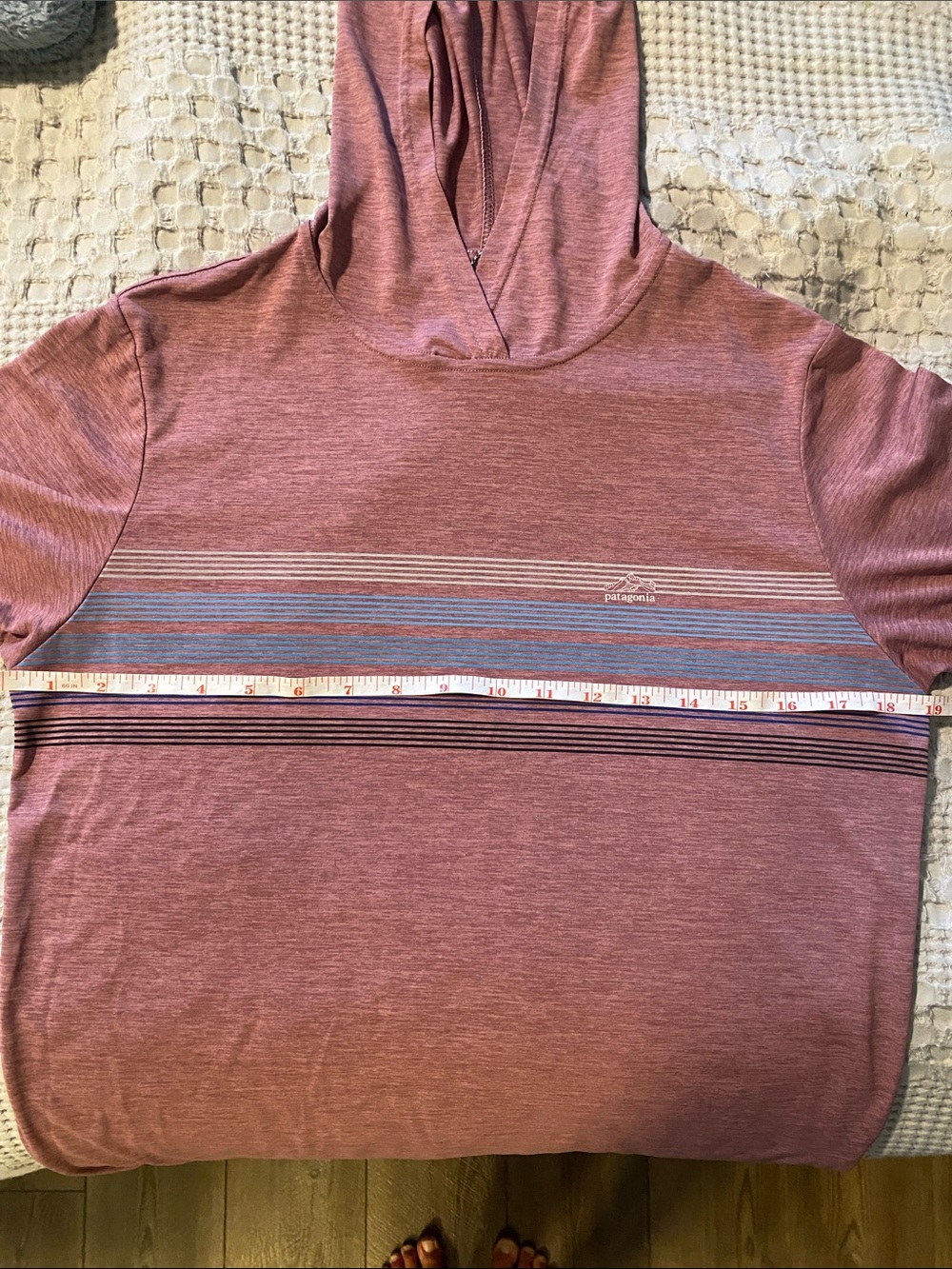 Patagonia Men's Hoodie in Light Purple with Blue Stripes - Picture 2 of 2